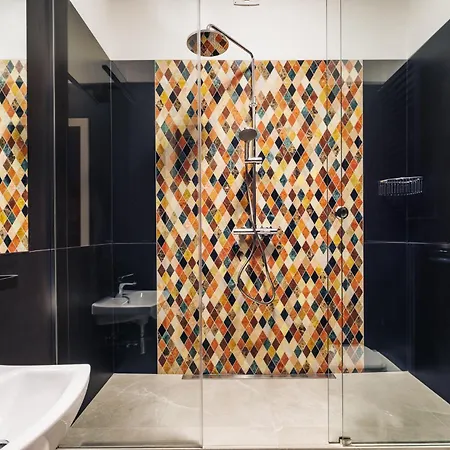 Nomadic Lite شقة *